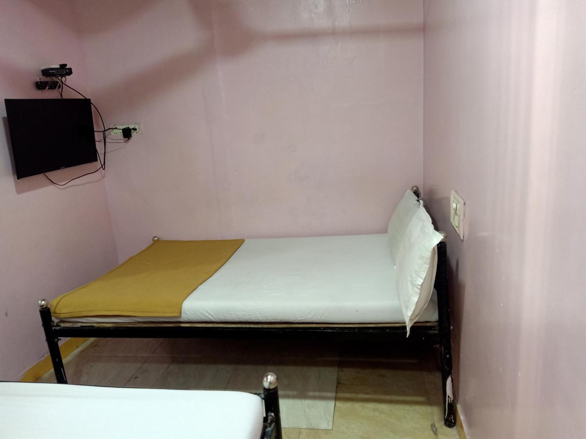 Hotel Central Inn Мумбай Стая снимка