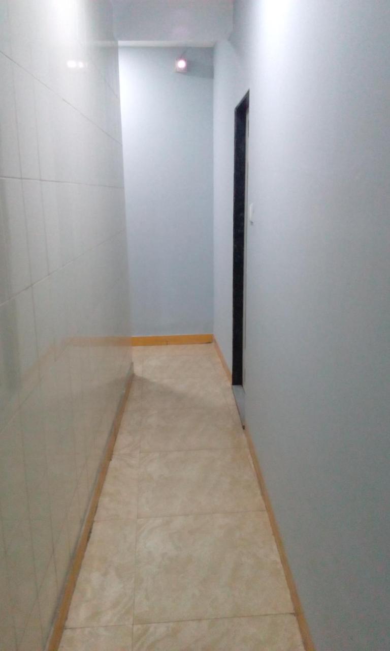 Hotel Central Inn Мумбай Екстериор снимка