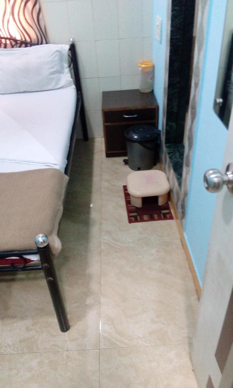 Hotel Central Inn Мумбай Екстериор снимка