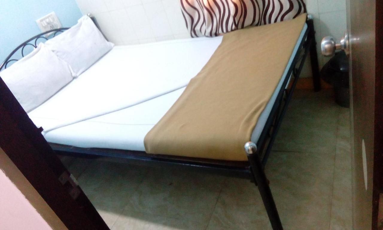 Hotel Central Inn Мумбай Екстериор снимка