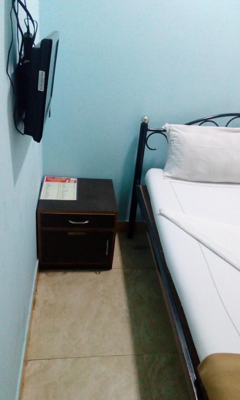 Hotel Central Inn Мумбай Екстериор снимка